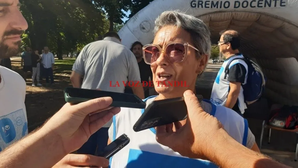 Hoy en Tandil: cartelazo y entrega de volantes durante el paro de la Unicen 